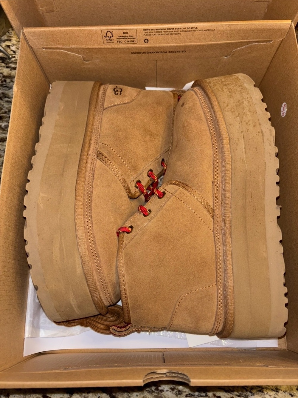 Ugg Women’s Chestnut Lace Up Platform Ankle Boots size 7